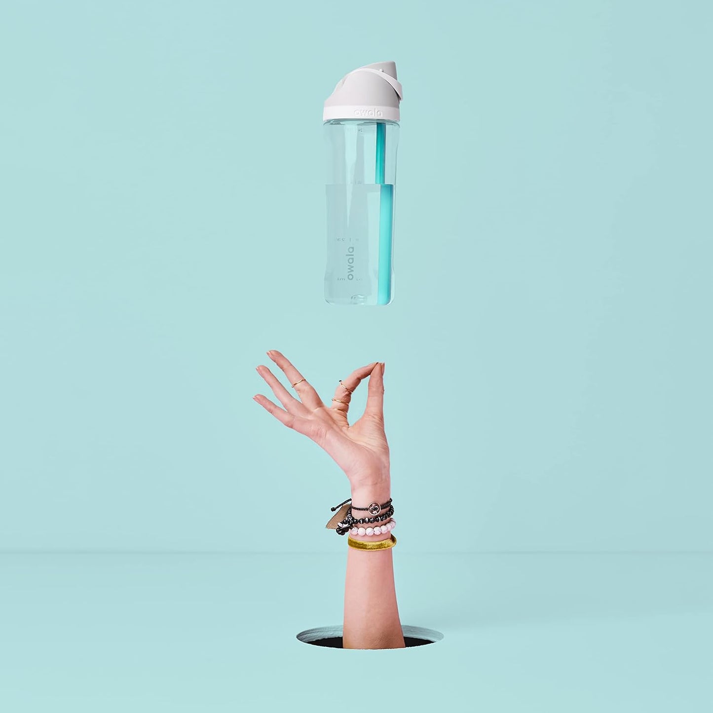 Owala FreeSip Clear Tritan Plastic Water Bottle with Straw, BPA-Free Sports Water Bottle, Great for Travel, 25 Oz, Very, Very Dark