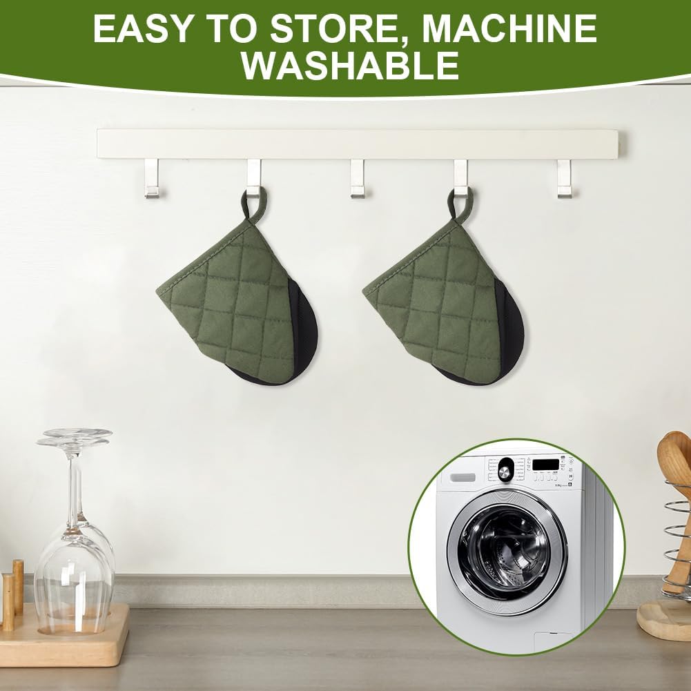 AUAUY Mini Oven Mitts, 2 Count Green Small Oven Mitt 220℃/428°F Heat Resistant with Non-Slip Surface and Hanging Loop Mits, Kitchen Mittens Oven Mitts, Kitchen Gloves for Oven, Baking and Grilling