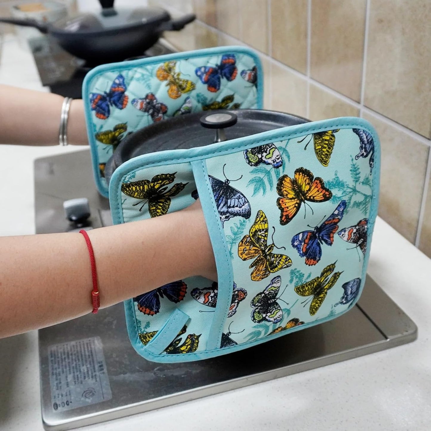 Pot Holders Set of 2 Heat Resistant 480℉ Kitchen 100% Cotton Comfortable Lining Printing Butterfly Flower Women Men Home Cooking Baking Microwave BBQ Gift (Butterfly potholders)