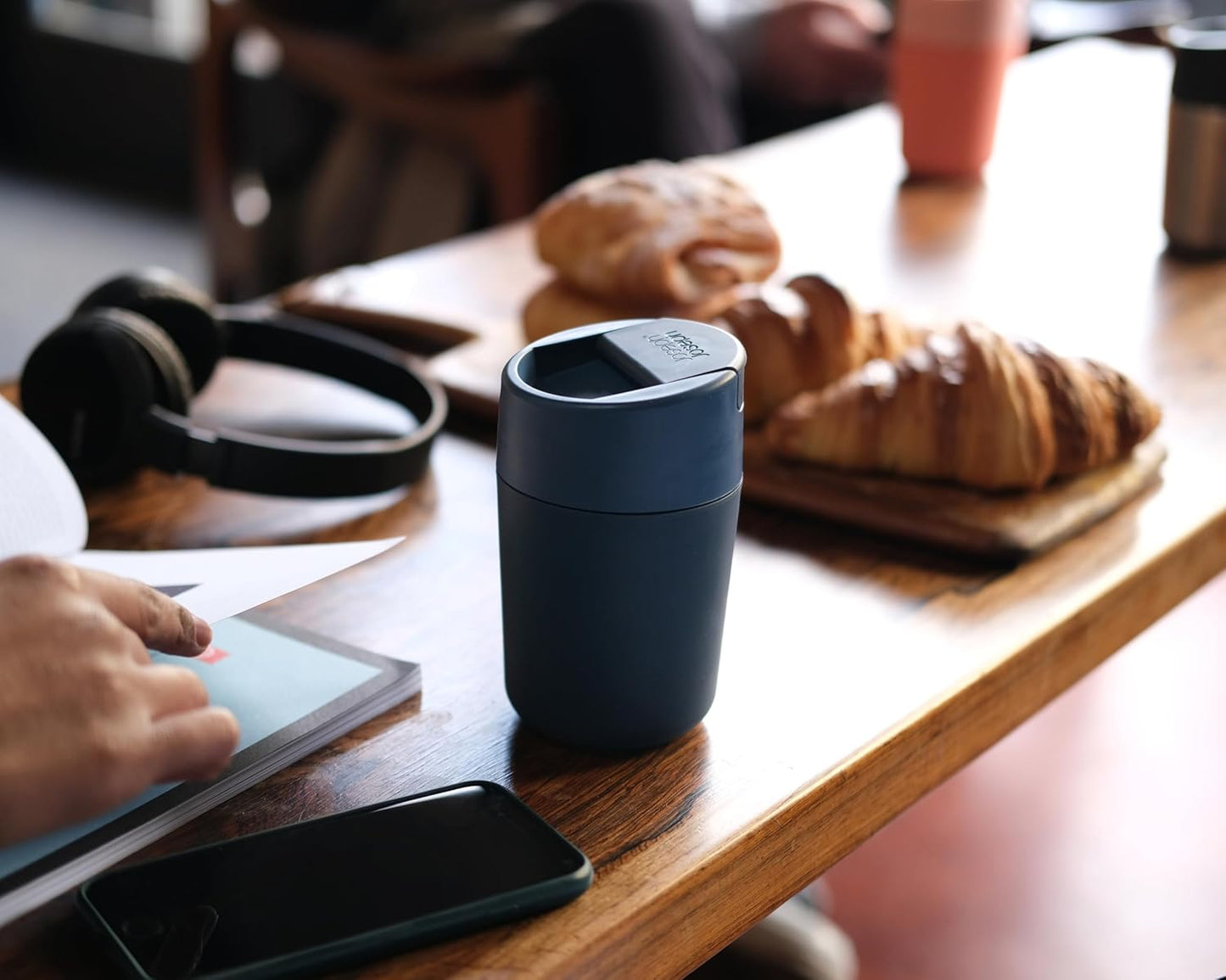 Joseph Joseph Sipp™ Travel Coffee Mug with Flip-top Cap - 340 ml (12 fl. oz) - Blue