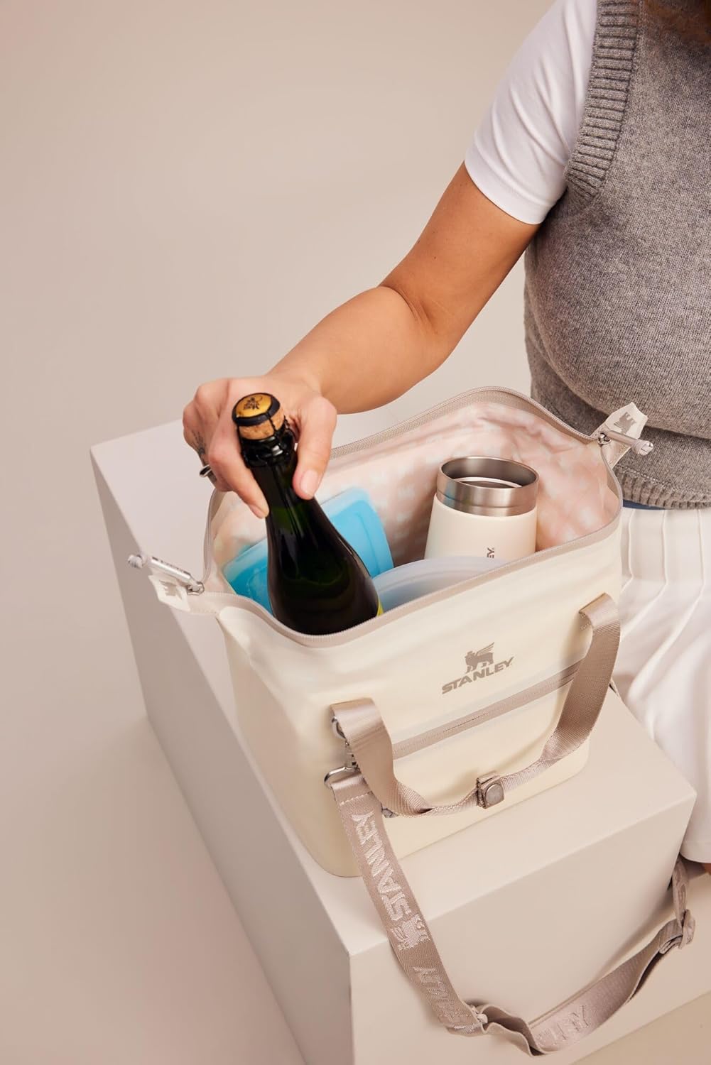 Stanley All Day Julienne Soft Cooler Bag and Lunch Box | Insulated Travel Bag with Zipper | BPA-Free