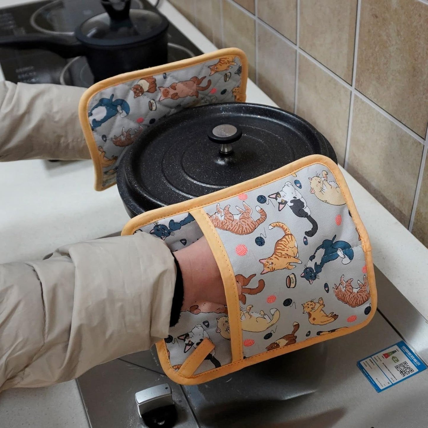 Pot Holders Set of 2 Heat Resistant 480℉ Kitchen 100% Cotton Comfortable Lining Printing Fox Flower Women Men Home Cooking Baking Microwave BBQ Gift (Cat potholder)