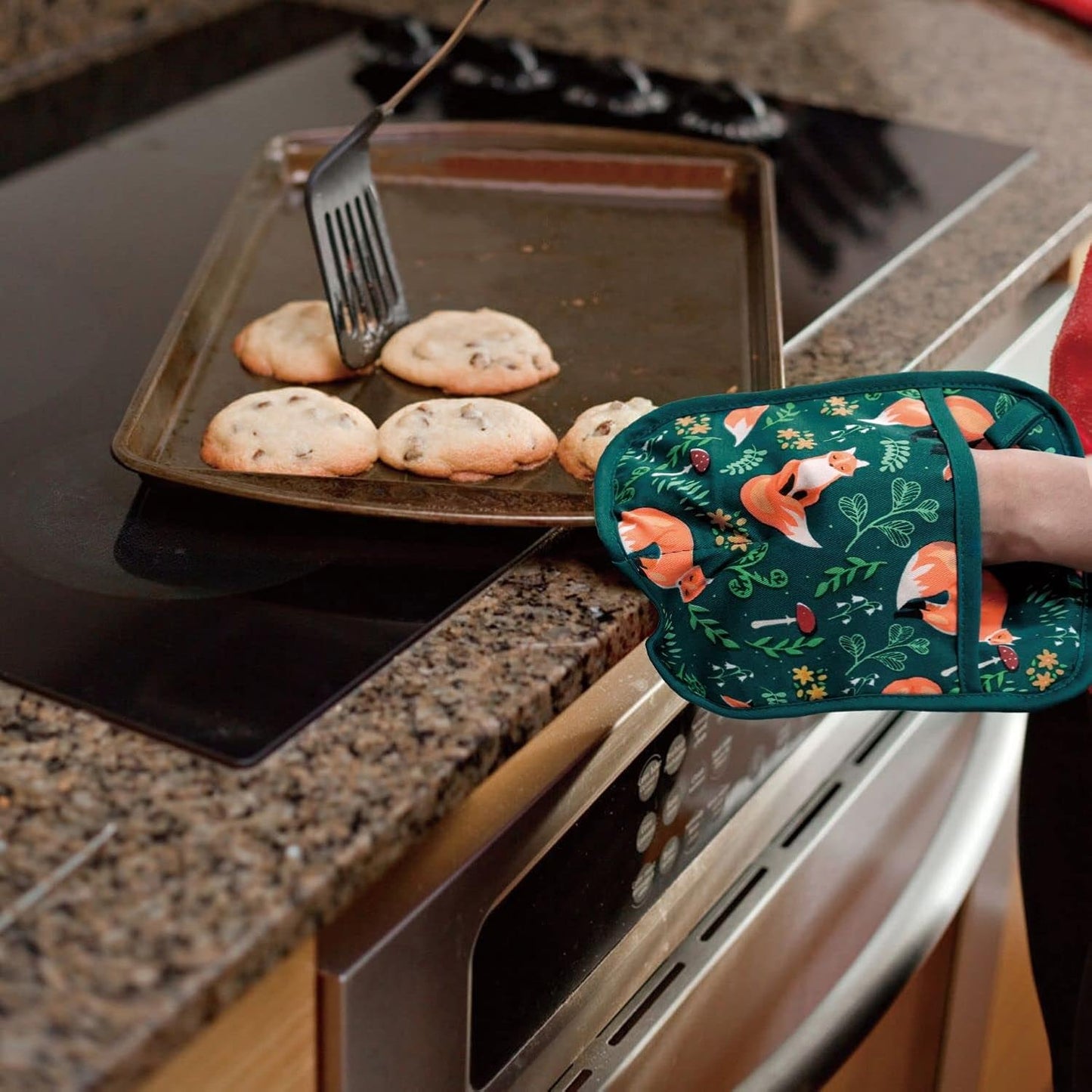 Pot Holders Set of 2 Heat Resistant 480℉ Kitchen 100% Cotton Comfortable Lining Printing Fox Flower Women Men Home Cooking Baking Microwave BBQ Gift(Fox Flower)