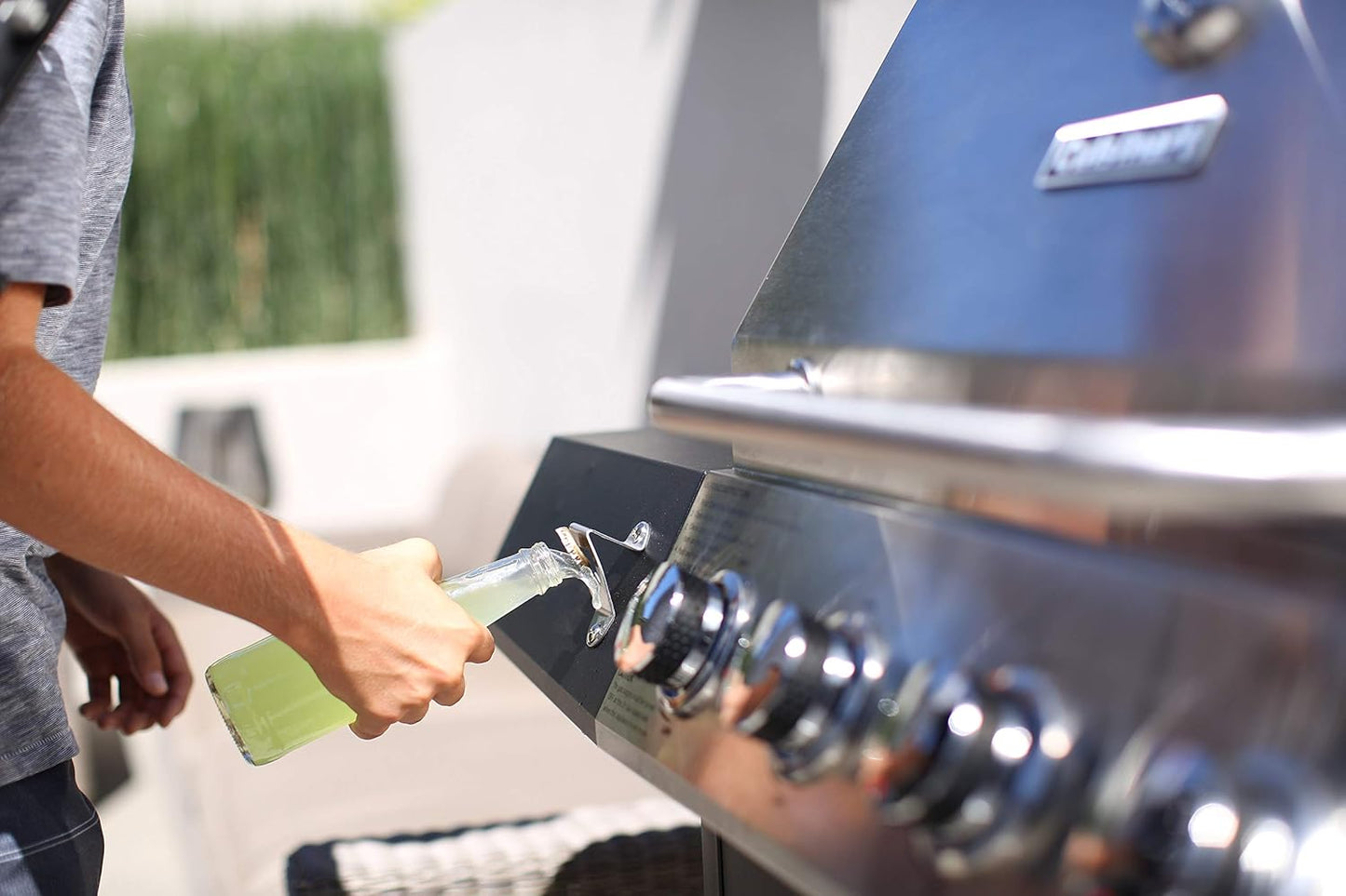 Cuisinart 4-Burner Gas Grill, 44,000 BTU Stainless Steel Full Size Propane Grill with Cast Iron Grates, Outdoor Barbecue with Large Cooking Space and Side Tables for Prep