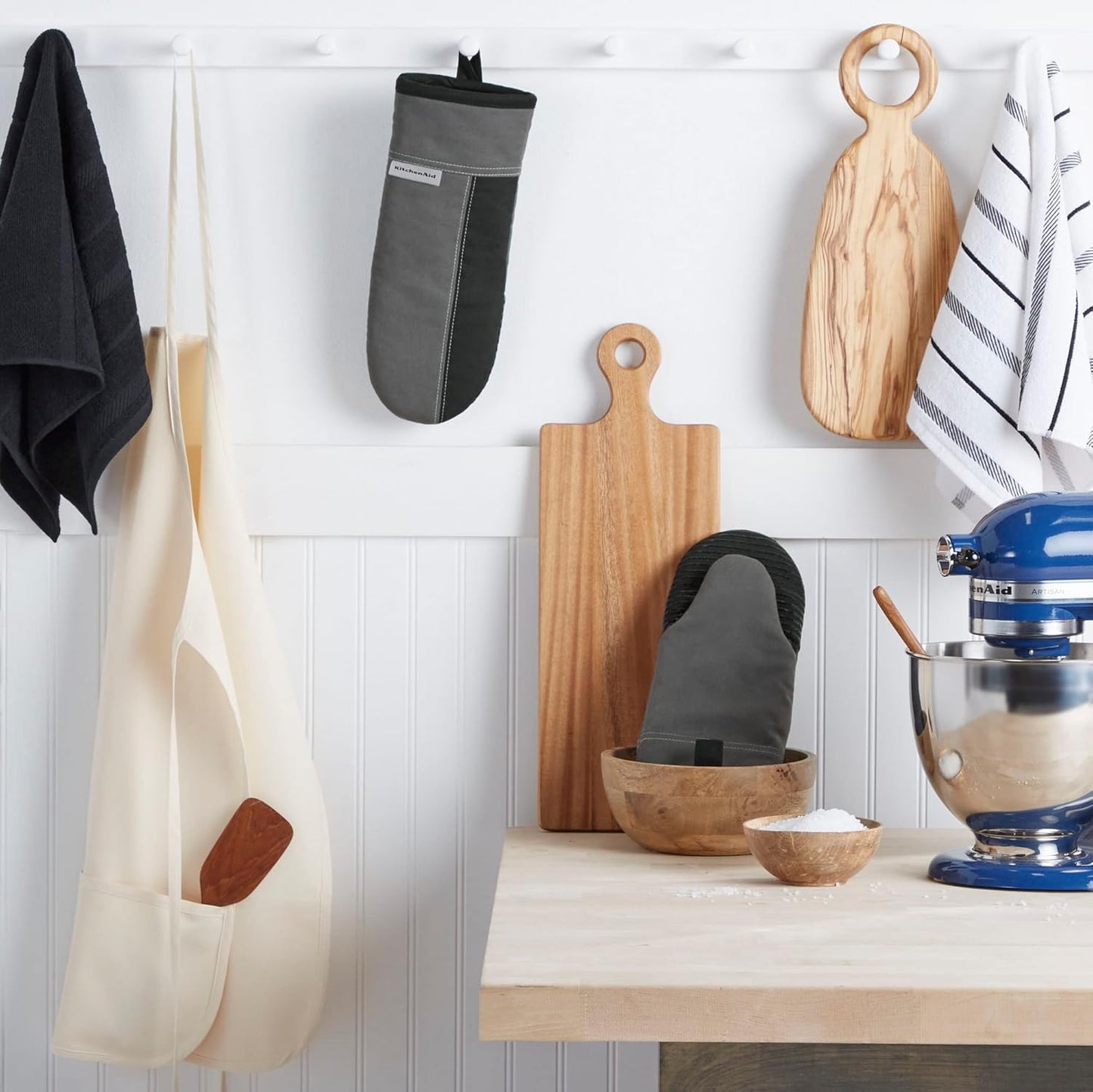 KITCHENAID Beacon Two-Tone Oven Mitt 2-Pack Set, Contour Silver/Matte Black, 5.75"x13"